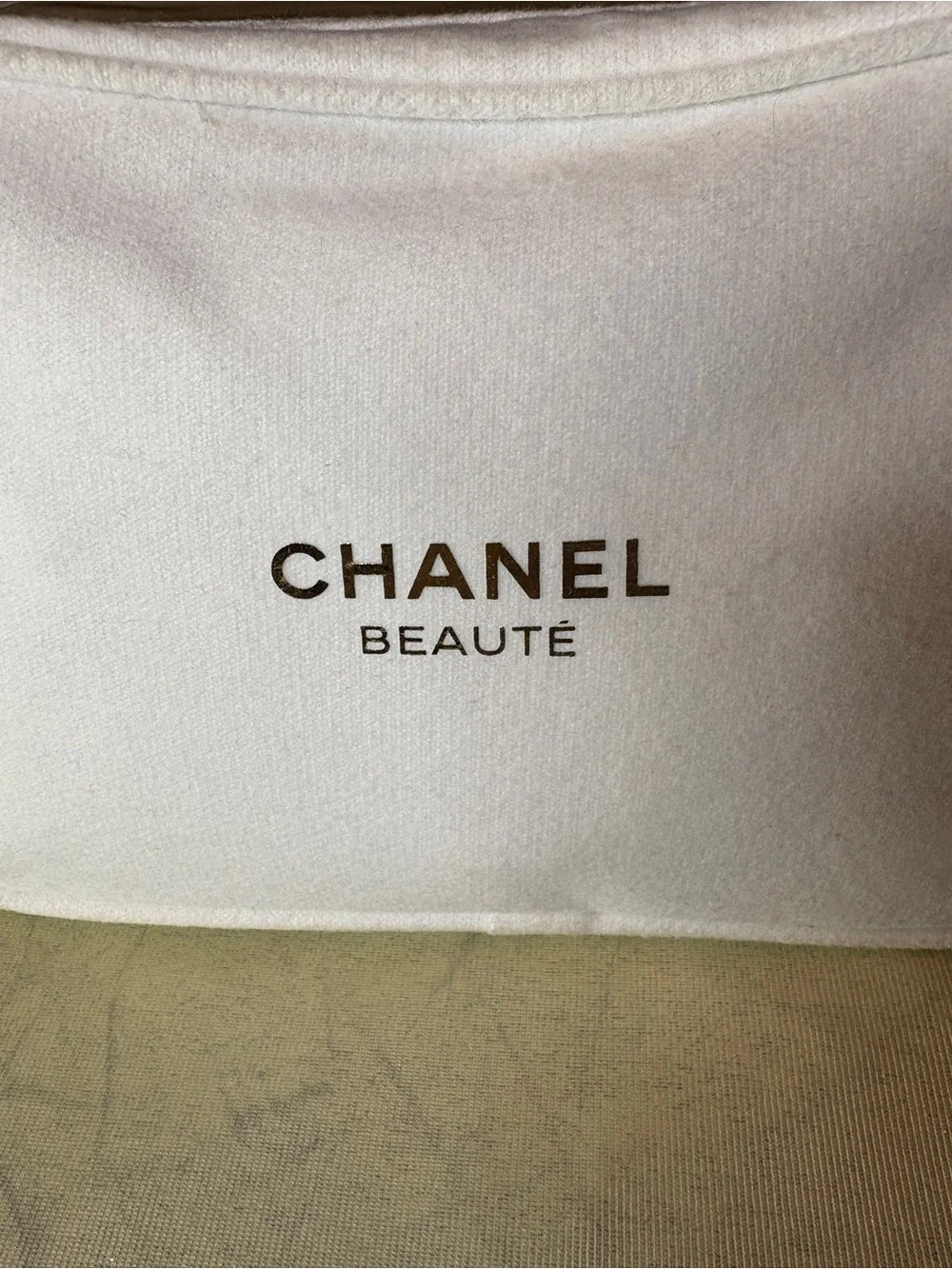 CHANEL Beauté White Cosmetic Pouch